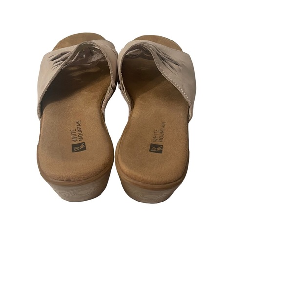 White Mountain Fable Distressed Wedge Shoe size 8 - Picture 6 of 7